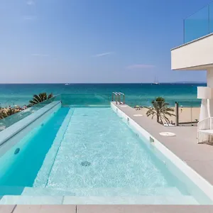 The Hype Beachhouse Aparthotel